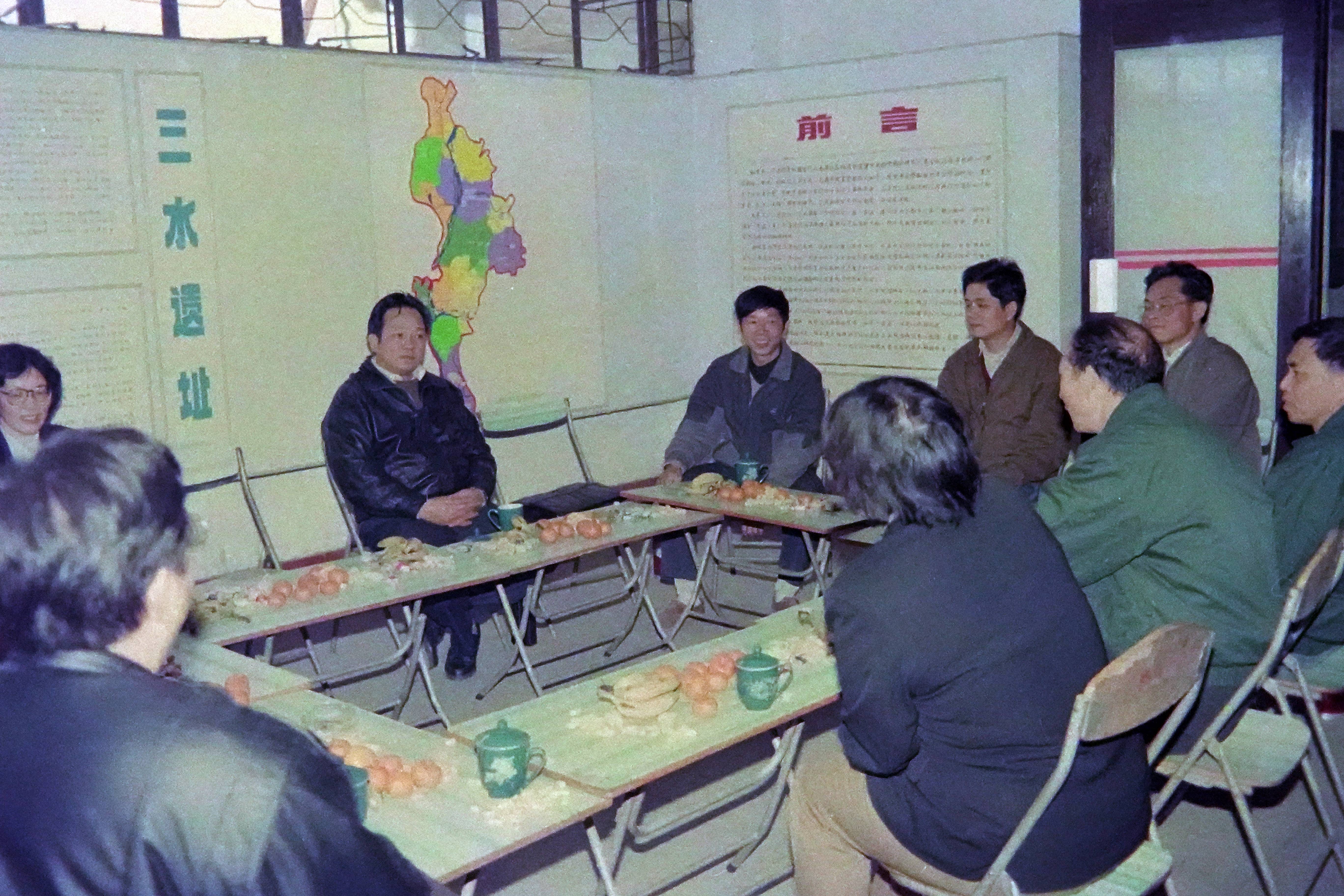 1992年12月23日，时任分管文化的三水县副县长林金镰主持召集由佛山市文管办以及三水县人大、三水政协、三水县文化局、银洲贝丘遗址考古队、三水县博物馆等单位在三水博物馆召开银洲贝丘遗址考古发掘研讨会